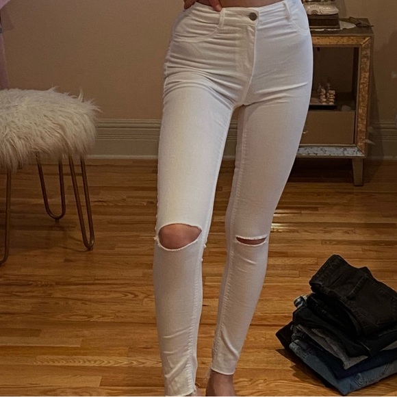 Zara White Ripped Jeans for Women - Picture 1 of 3